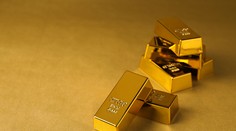 Cestujúci sa snažil prepašovať pol kilogramu zlata v konečníku. Iný zase drahý kov ukryl v kávovare