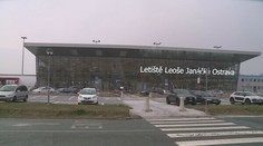 Na českom letisku od mimoriadnych horúčav popraskala dráha