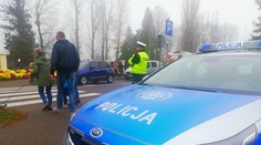 Češka si v Poľsku poriadne zavarila. Po krádeži sa pokúsila ujsť so strážnikom na kapote