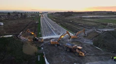 VIDEO: Most cez diaľnicu D1 pred Bratislavou zmizol za pár hodín. Boli sme pri tom