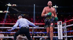 Fury s Wilderom predviedli famózne divadlo. Knockout napokon udelil Fury a obhájil opasok WBC