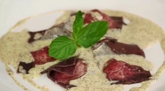 RECEPT NA DNES: Čučoriedkové ravioly s tvarohom a makovou omáčkou