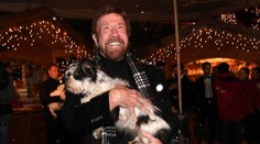 Legendárny akčný hrdina Chuck Norris oslavuje okrúhle jubileum