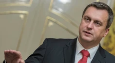 Ruština by mala byť voliteľným predmetom na základných školách, vyhlásil Danko