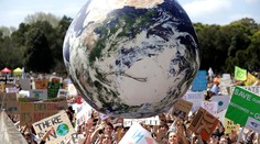 Desaťtisíce austrálskych školákov neprišli na vyučovanie, takto bojujú za planétu