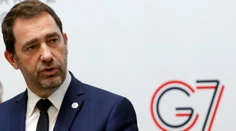 Francúzsko: Minister vnútra pripustil zlyhania v prípade útoku v Paríži