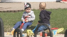 Rakúšania chcú znížiť štedré prídavky na dieťa aj Slovákom. Už sa ozývajú kritické hlasy