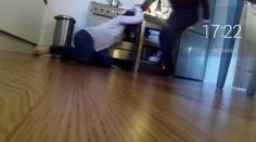 Ako vyzerá deň fyzicky týranej ženy? Pozrite si video