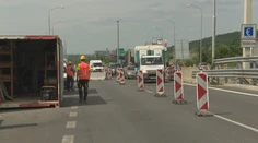 Poučili sa z vlaňajšieho fiaska? Oprava mosta na diaľnici D2 tentoraz kolaps dopravy v Bratislave nevyvolala