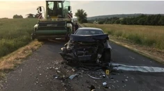 Sudca Najvyššieho súdu predbiehal kombajn, čelnú zrážku neprežil otec dvoch detí