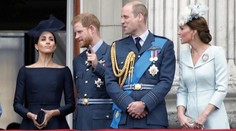 Prajú si zmierenie. William mal pozvať Harryho rodinu na návštevu do Británie, Meghan to vraj zatrhla