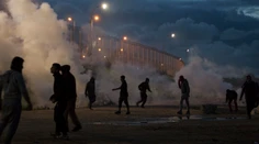 V utečeneckom tábore pri Calais vypukli nepokoje