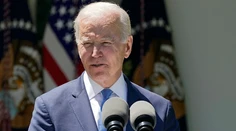 Najväčší pokrok za posledné desaťročia. Joe Biden podpísal nový zákon na reguláciu predaja a držania strelných zbraní