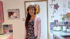 Žena sa originálne pomstila neverníkovi. Exmanželova zbierka sa zmenila na kuchynskú podlahu