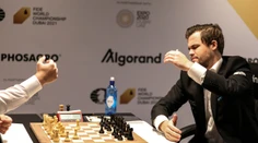 Majster sveta v šachu obvinil súpera z podvádzania. Šíri sa bizarná teória, ako to mal urobiť