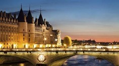 Parížska radnica chce zrušiť zaľúbencom tradíciu