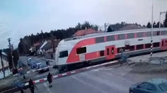Tragédia na západnom Slovensku: Mladíka (†18) zrazil vlak priamo na priecestí