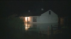 VIDEO: Hornád zaplavil v Kysaku domy. Ľudia v nich majú meter vody a prebývajú na poschodí
