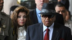 Jacksonova sestra prehovorila o ich otcovi a sexuálnom zneužívaní. Bol monštrum