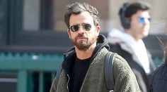Justin Theroux nestráca po rozchode čas. Neuveríte, s ktorou slávnou speváčkou flirtuje cez smsky
