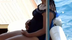 Tretie dieťa na ceste? Slávny pár týmto záberom vyvolal špekulácie