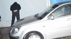 Zábery zo zásahu kukláčov. Posvietili si na dílerov v Považskej Bystrici