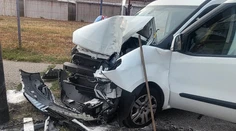 Tragédia v hlavnom meste. Muža sa po náraze do stĺpa nepodarilo oživiť, smrť však zrejme nespôsobila nehoda
