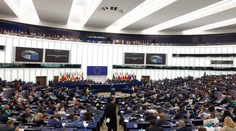 Vrcholné posty exekutívy EÚ ostali neobsadené. Lídri sa na prvom stretnutí v Bruseli nedohodli na menách