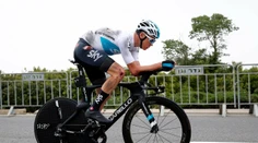Giro: Froome spadol počas prehliadky trate, napriek tomu sa postavil na štart