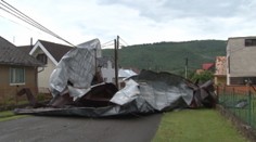 Búrka ničila, čo jej prišlo do cesty. Najhoršie dopadla bytovka, v ktorej žije 25 ľudí