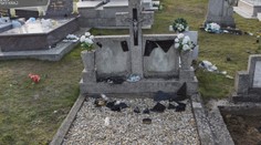 Spustošené hroby a rozbité náhrobné tabule. Na východe vyšetrujú otrasný prípad