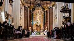 Otváranie kostolov odobrili odborníci. Nesúhlasia však s cestovaním medzi okresmi