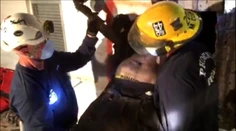Muž sa chcel dostať do domu cez komín. Museli ho vyťahovať hasiči