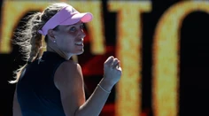 V 2. kole Australian Open triumfy Kerberovej, Wozniackej aj Šarapovovej