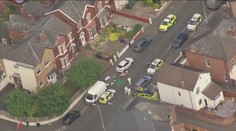 Masaker v anglickom meste Southport má už tri detské obete, ďalšie ležia vo vážnom stave