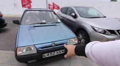 Z Liverpoolu do Madridu na rozbitej škodovke. Fanúšik The Reds chcel ušetriť na letenkách