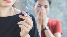 Viacero ľudí vo Francúzsku sa otrávilo neznámou látkou v rozdávaných cigaretách