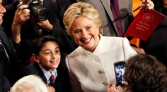 Clintonová vyhrala aj tretiu debatu
