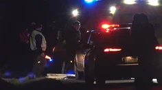 Mierili na kolesá, trafili vodiča do chrbta. Policajná naháňačka pri Trenčíne skončila takmer tragicky