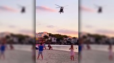 VIDEO: Obľúbenú turistickú destináciu stráži vrtuľník. Vyháňa rekreantov z mora