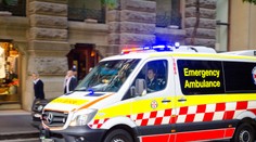 Deväť turistov sa v Austrálii hromadne predávkovalo neznámou drogou