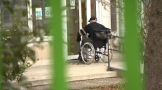 Správali sa k nim ako k odpadu. Dôchodcovia z domova seniorov v Bratislave si mali prejsť peklom