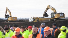 Vo Valalikoch začali s výstavbou priemyselného parku pre automobilku Volvo