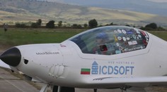 Tínedžer (17) prelomil Guinessov rekord. Stal sa najmladším pilotom, ktorý sám obletel zemeguľu