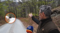V národnom parku jazdia na štvorkolkách ako na pretekoch. Zachytila ich kamera