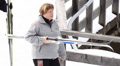 Merkelová si pri lyžovaní zlomila panvu