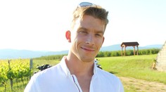 Juraj Bača sa nezdá. Takto zaskočil mladú blondínku