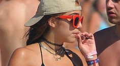 Madonnina 17-ročná dcéra: Sexica v bikinách s jointom v ústach