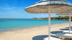 Turista si chcel z talianskej pláže zobrať piesok ako suvenír. Dostal mastnú pokutu