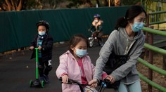 Negatívny dopad koronavírusu: Matky zakazujú deťom hrať sa so spolužiakmi z Číny